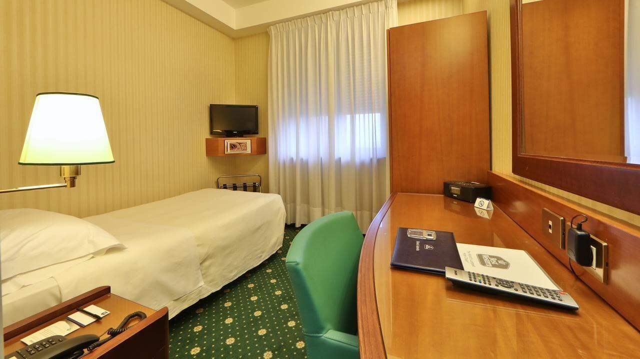 Hotel Astoria Sure Hotel Collection By Best Western Milano Esterno foto