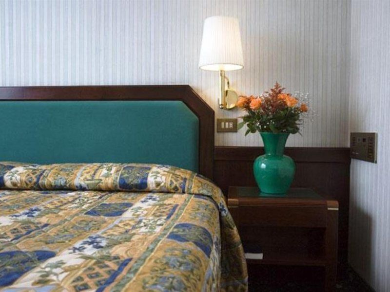Hotel Astoria Sure Hotel Collection By Best Western Milano Esterno foto